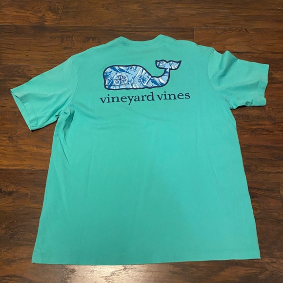 Vineyard vines t-shirt - Picture 3 of 4